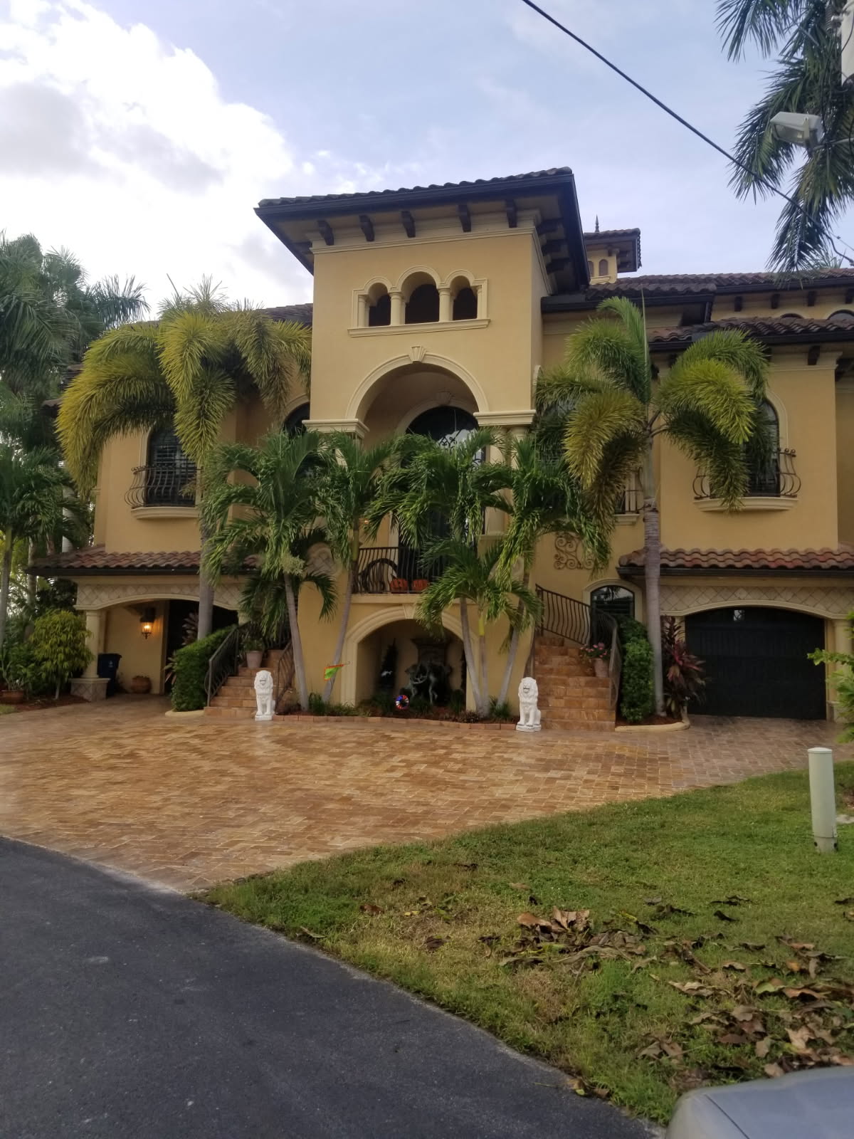 Pressure Washing for Residential & Commercial